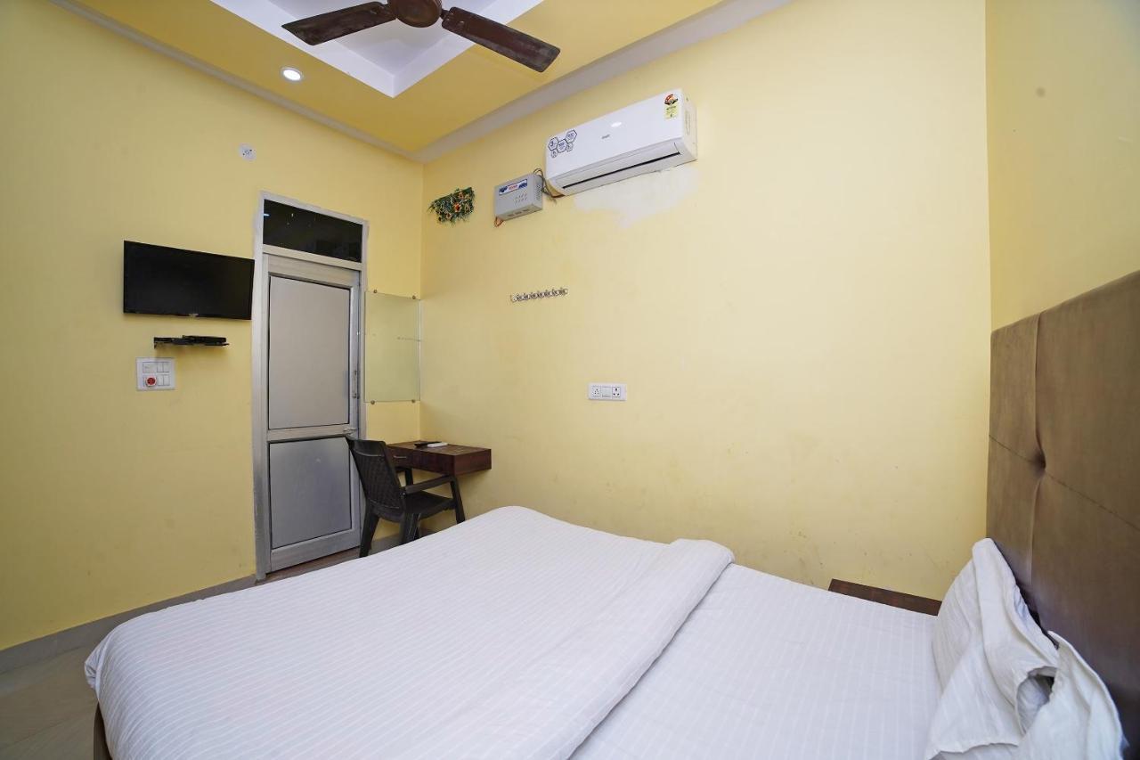 Hotel O Rama Palace Moradabad Eksteriør billede
